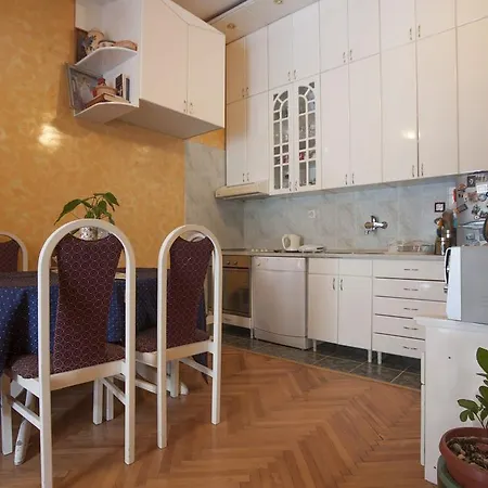 Mira Apartament *